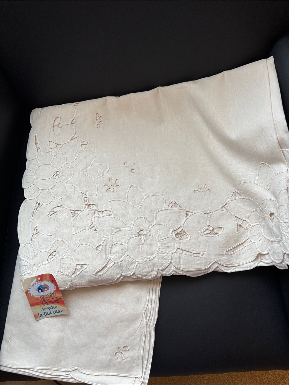 Vintage Embroidered 100% Cotton Tablecloth and Napkins NWT
